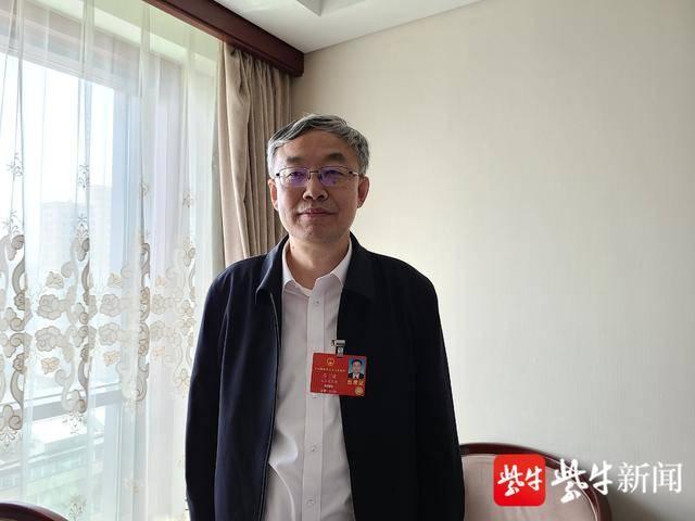 (全国两会)“非常”时期大学怎么做?南大校长回应四个字:修齐治平