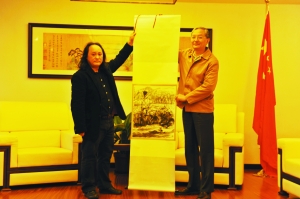 本报讯（记者 曹丽珍） 我省知名画家、南京大学出版社艺术室主任、南京大学东方书画艺术研究中心副主任杨小民先生的“中国画家杨小民作品观摩展”，日前在南非共和国圆满落幕。